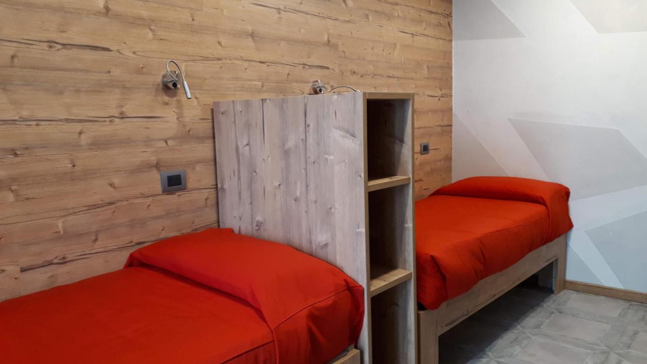 Hotel Bed & Rooms , Corte Rossa -1 Min Walk To Bernina Express Tirano Luaran gambar