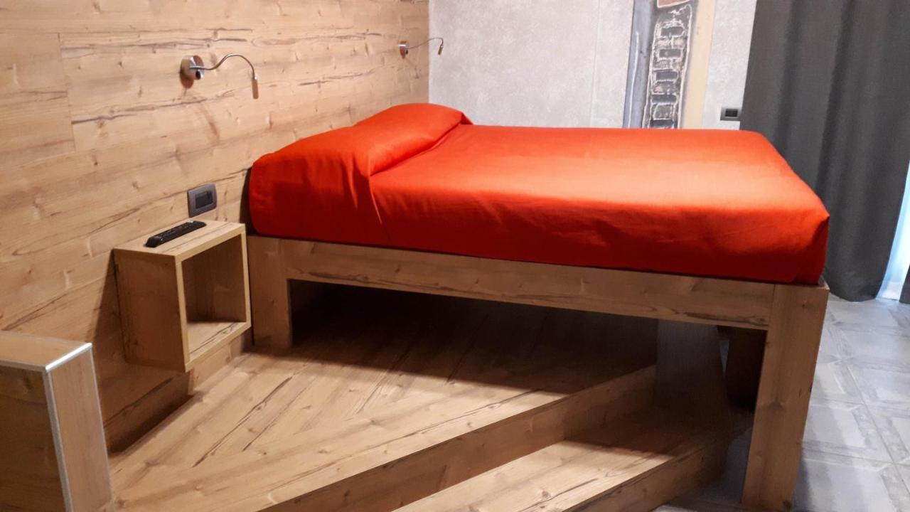 Hotel Bed & Rooms , Corte Rossa -1 Min Walk To Bernina Express Tirano Luaran gambar