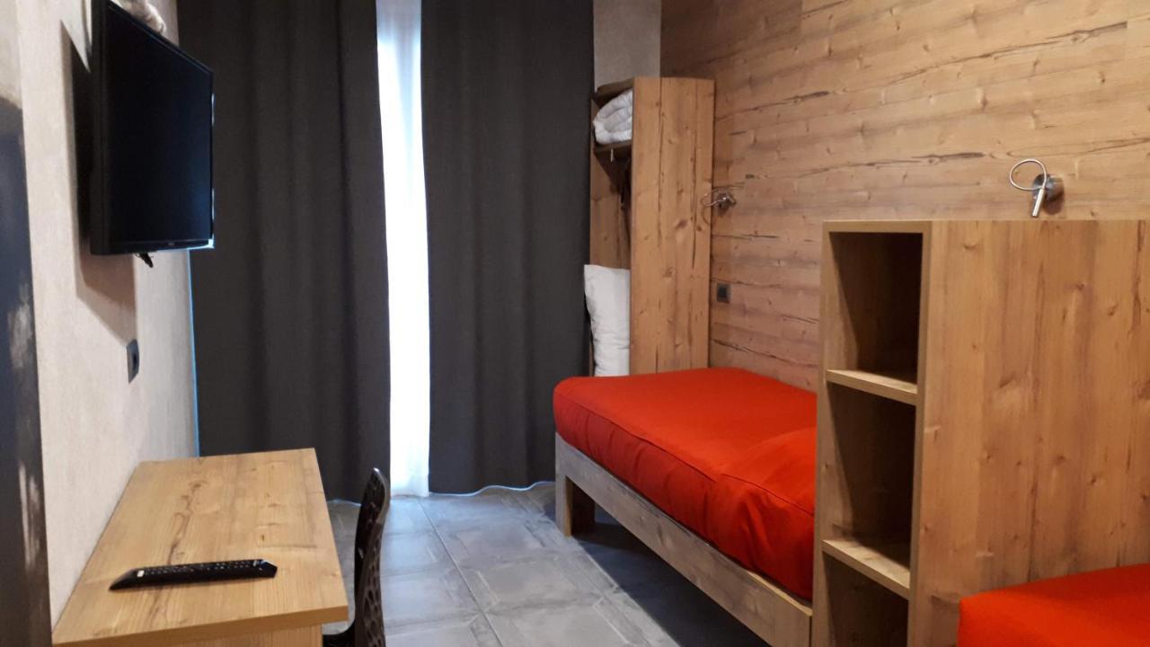 Hotel Bed & Rooms , Corte Rossa -1 Min Walk To Bernina Express Tirano Luaran gambar