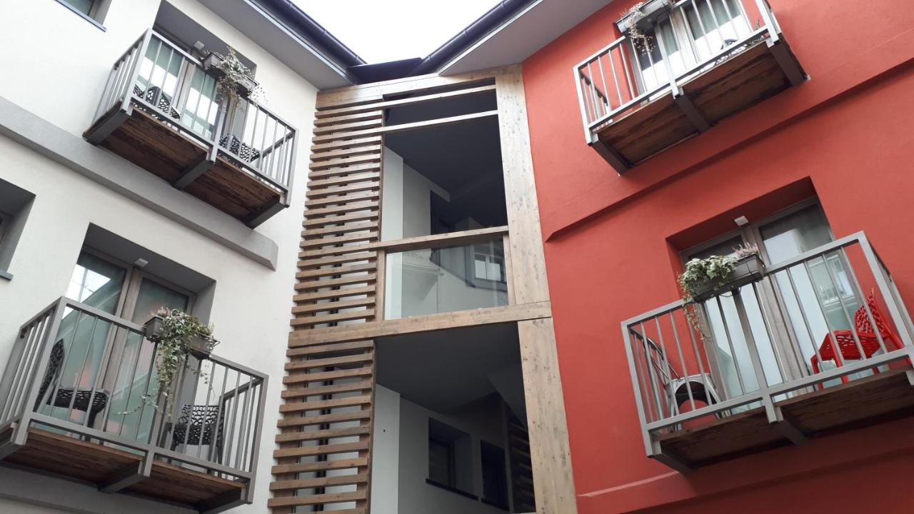 Hotel Bed & Rooms , Corte Rossa -1 Min Walk To Bernina Express Tirano Luaran gambar