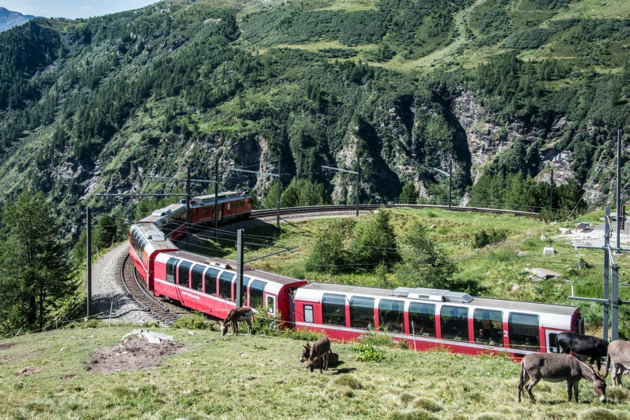 Hotel Bed & Rooms , Corte Rossa -1 Min Walk To Bernina Express Tirano Luaran gambar