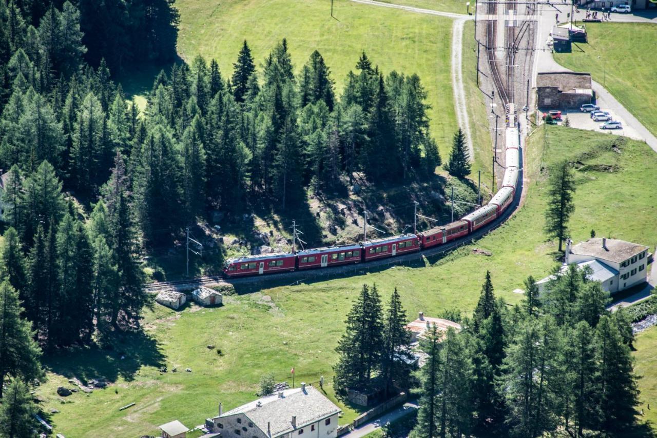 Hotel Bed & Rooms , Corte Rossa -1 Min Walk To Bernina Express Tirano Luaran gambar