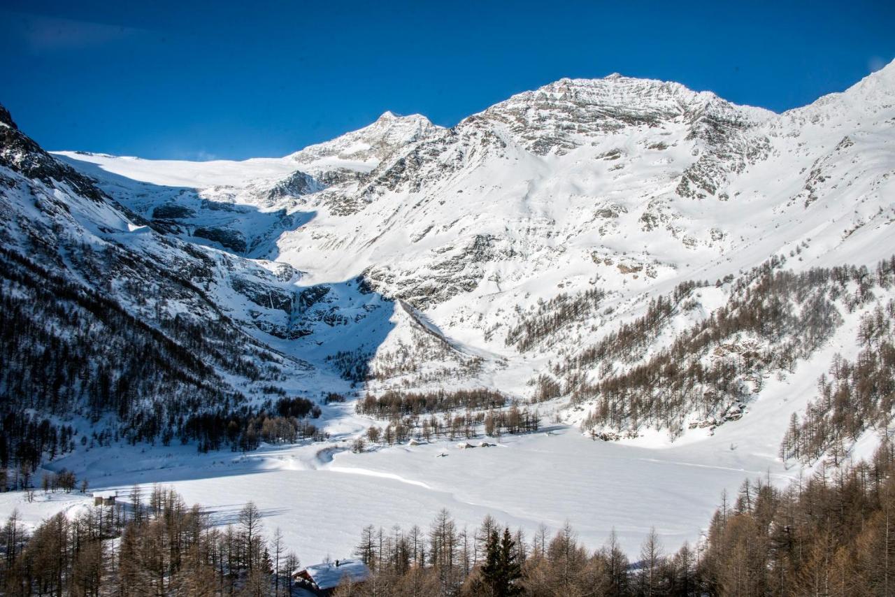 Hotel Bed & Rooms , Corte Rossa -1 Min Walk To Bernina Express Tirano Luaran gambar