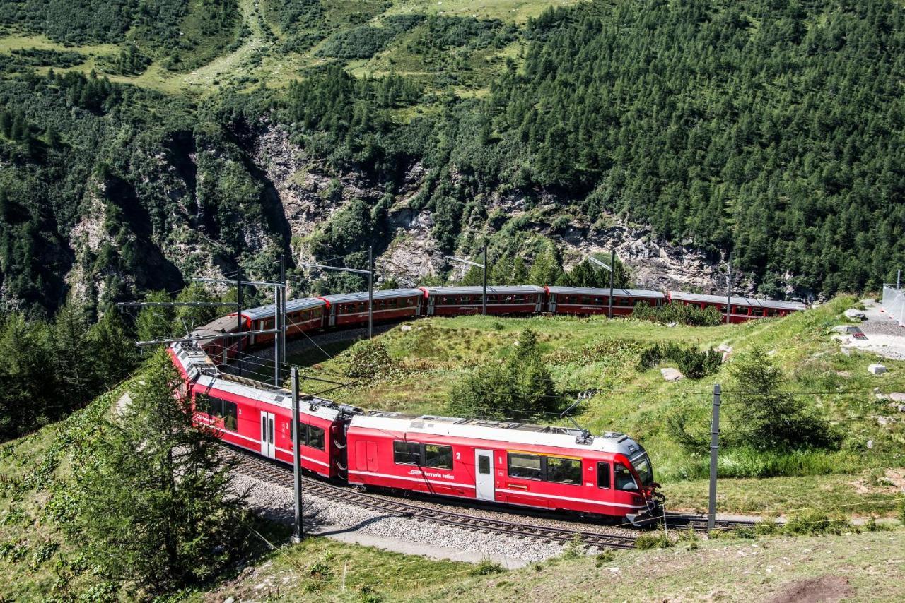 Hotel Bed & Rooms , Corte Rossa -1 Min Walk To Bernina Express Tirano Luaran gambar