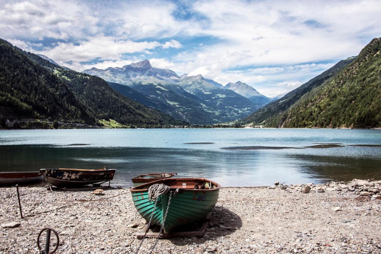 Hotel Bed & Rooms , Corte Rossa -1 Min Walk To Bernina Express Tirano Luaran gambar