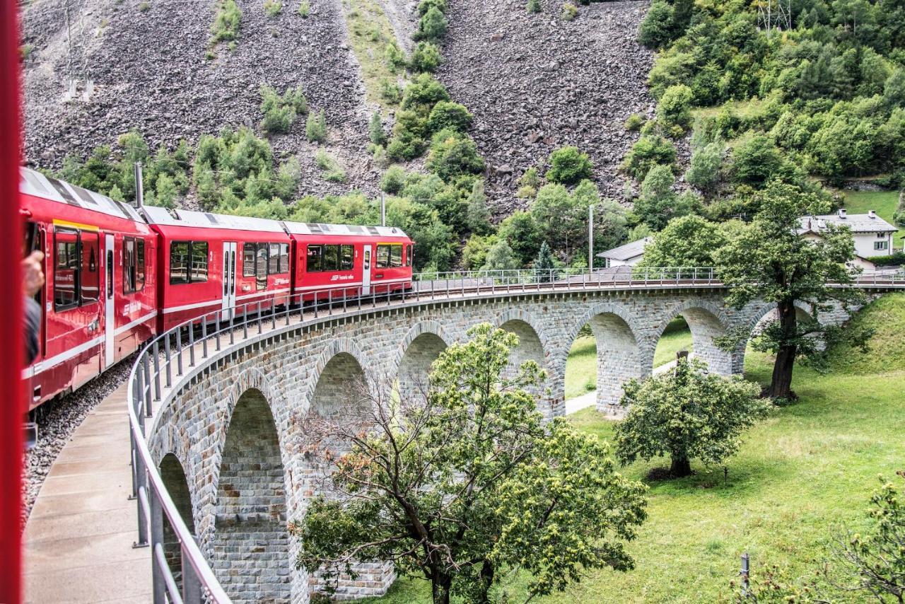 Hotel Bed & Rooms , Corte Rossa -1 Min Walk To Bernina Express Tirano Luaran gambar