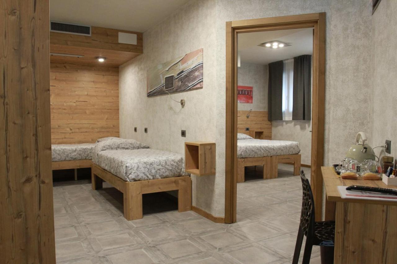 Hotel Bed & Rooms , Corte Rossa -1 Min Walk To Bernina Express Tirano Luaran gambar
