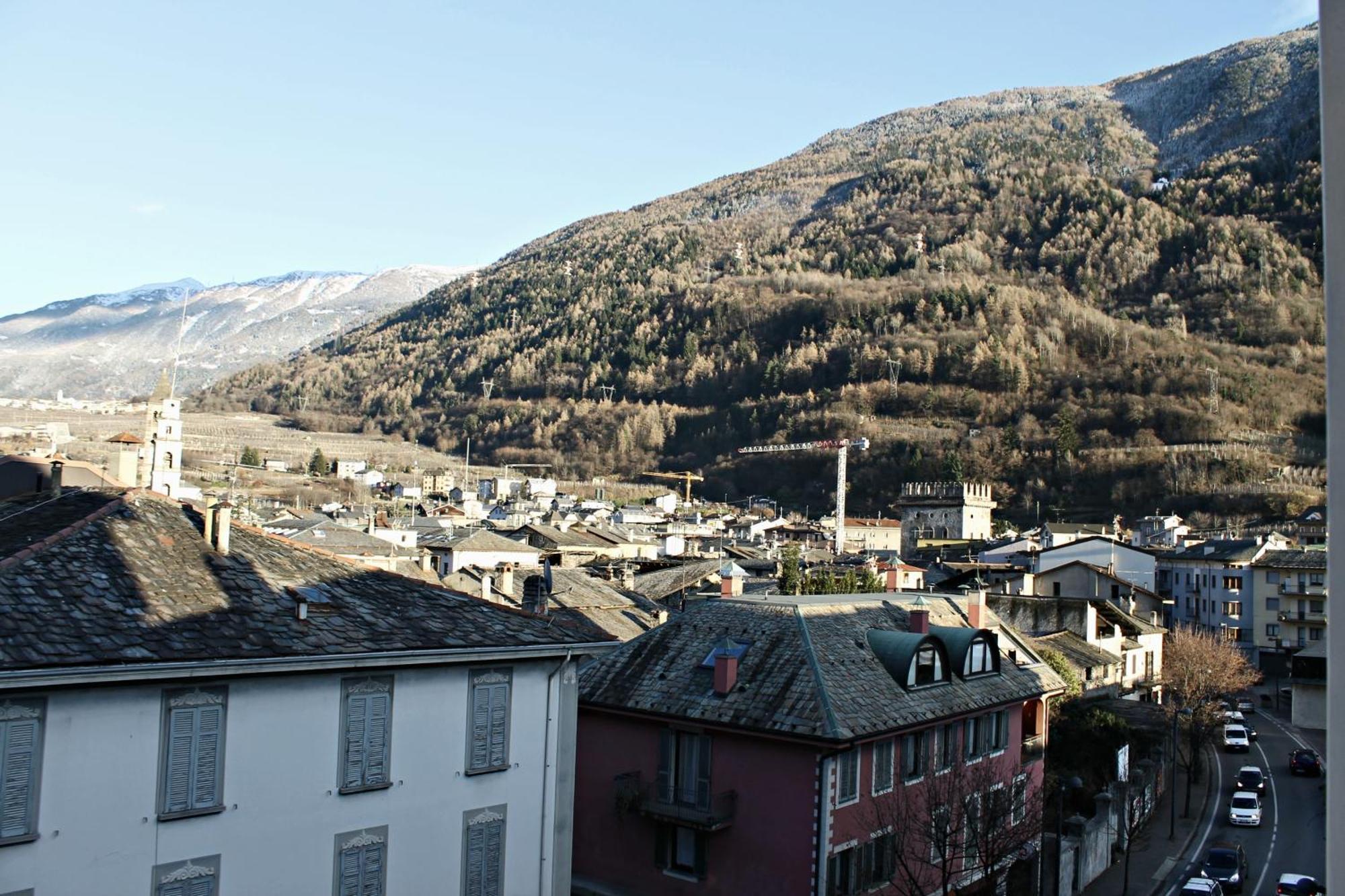 Hotel Bed & Rooms , Corte Rossa -1 Min Walk To Bernina Express Tirano Luaran gambar