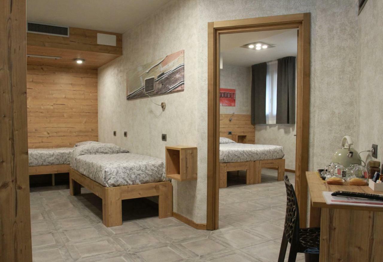 Hotel Bed & Rooms , Corte Rossa -1 Min Walk To Bernina Express Tirano Luaran gambar